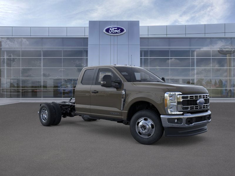 2026 Ford Super Duty F-350 DRW F-350® XLT