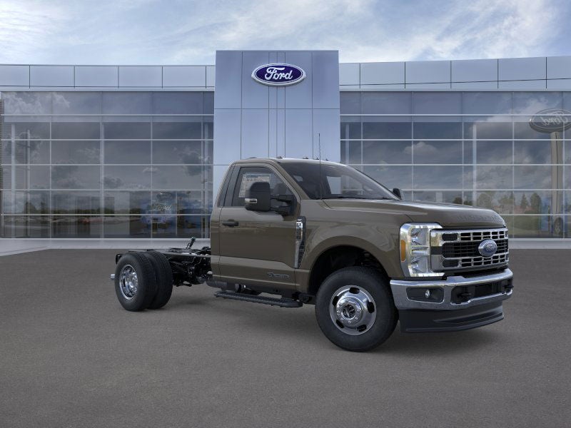 2026 Ford Super Duty F-350 DRW F-350® XLT