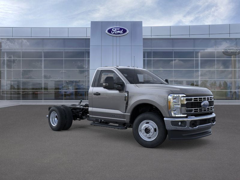 2025 Ford Super Duty F-350 DRW F-350® XL