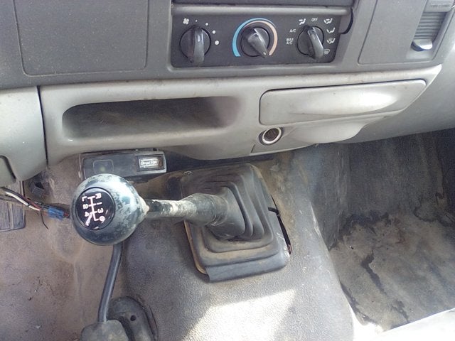 1999 Ford Super Duty F-350 DRW 84 C/A 6-SPD