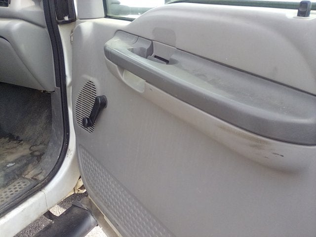 1999 Ford Super Duty F-350 DRW 84 C/A 6-SPD