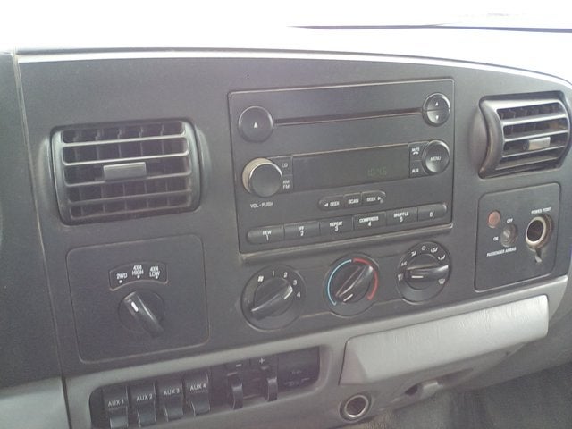2006 Ford Super Duty F-350 DRW XL