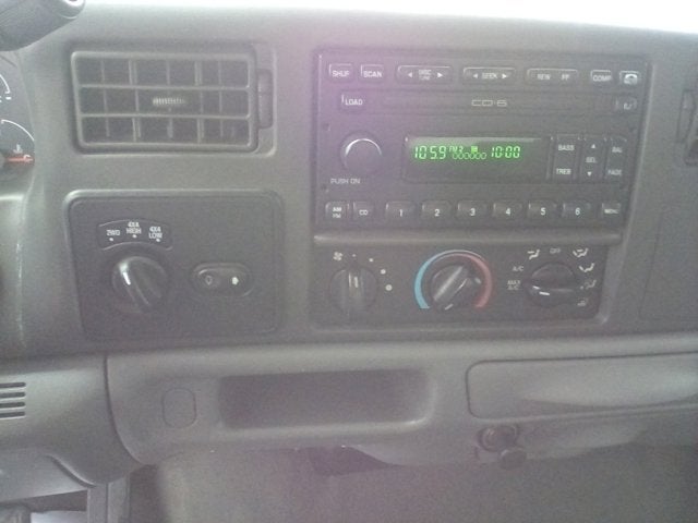 2004 Ford Super Duty F-350 SRW Lariat Super Duty