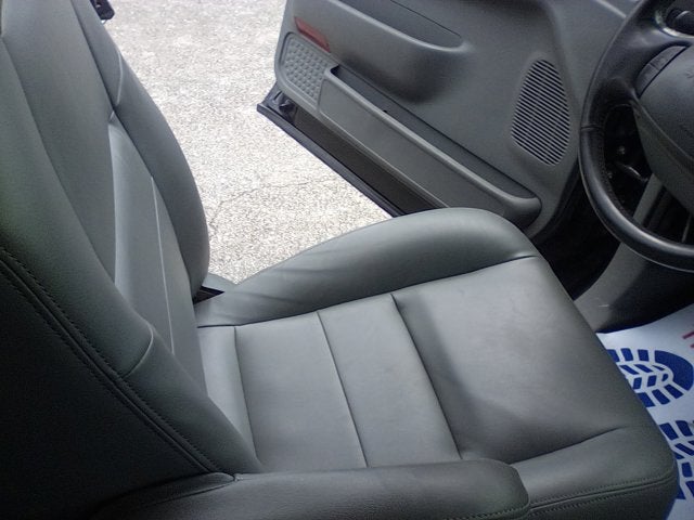 2004 Ford Super Duty F-350 SRW Lariat Super Duty