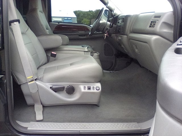 2004 Ford Super Duty F-350 SRW Lariat Super Duty