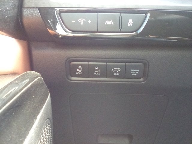 2024 Kia Carnival SX